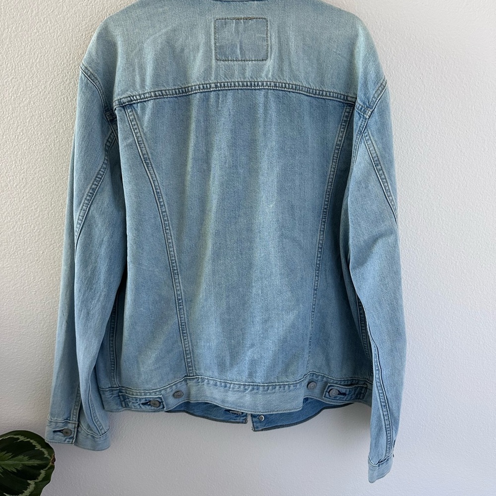 Levi's Classic Blue Denim Jacket - Picture 4 of 5